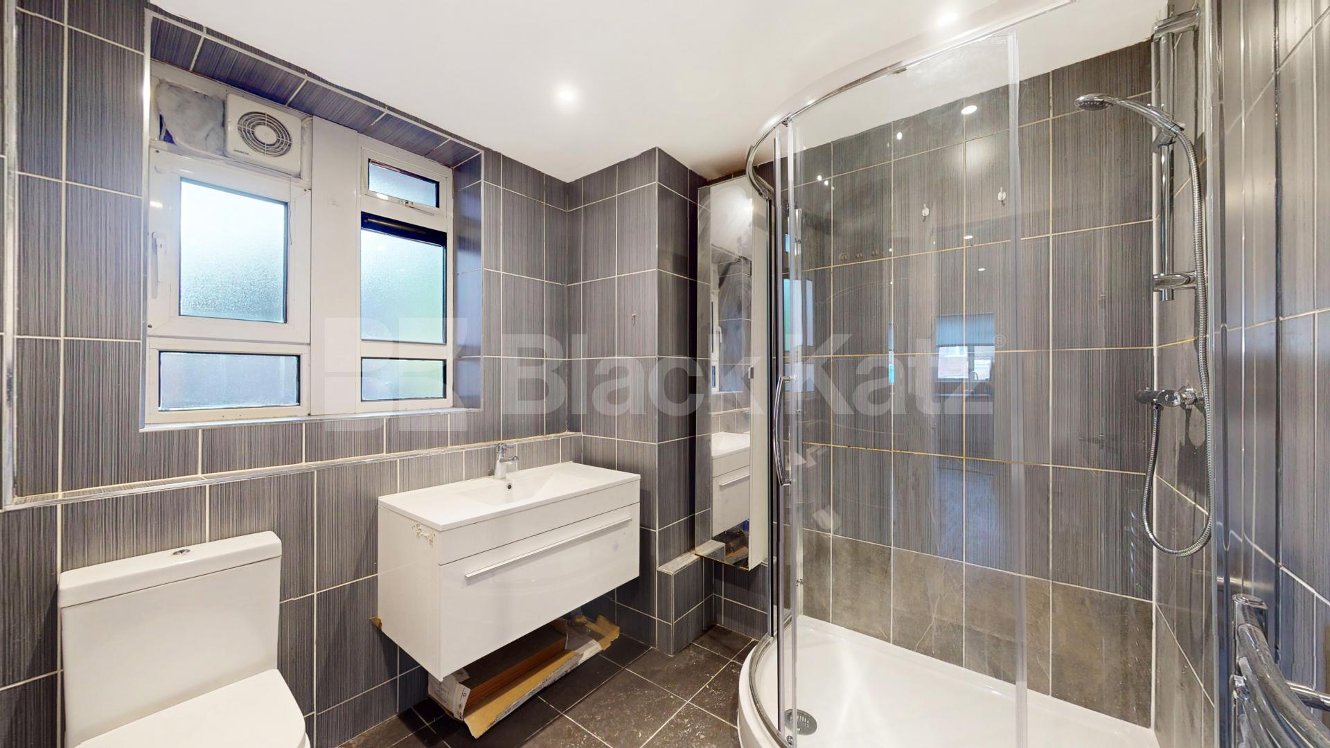 Newly refurbished three double bed flat in the heart of St Johns Wood St Johns Wood Road, St Johns Wood